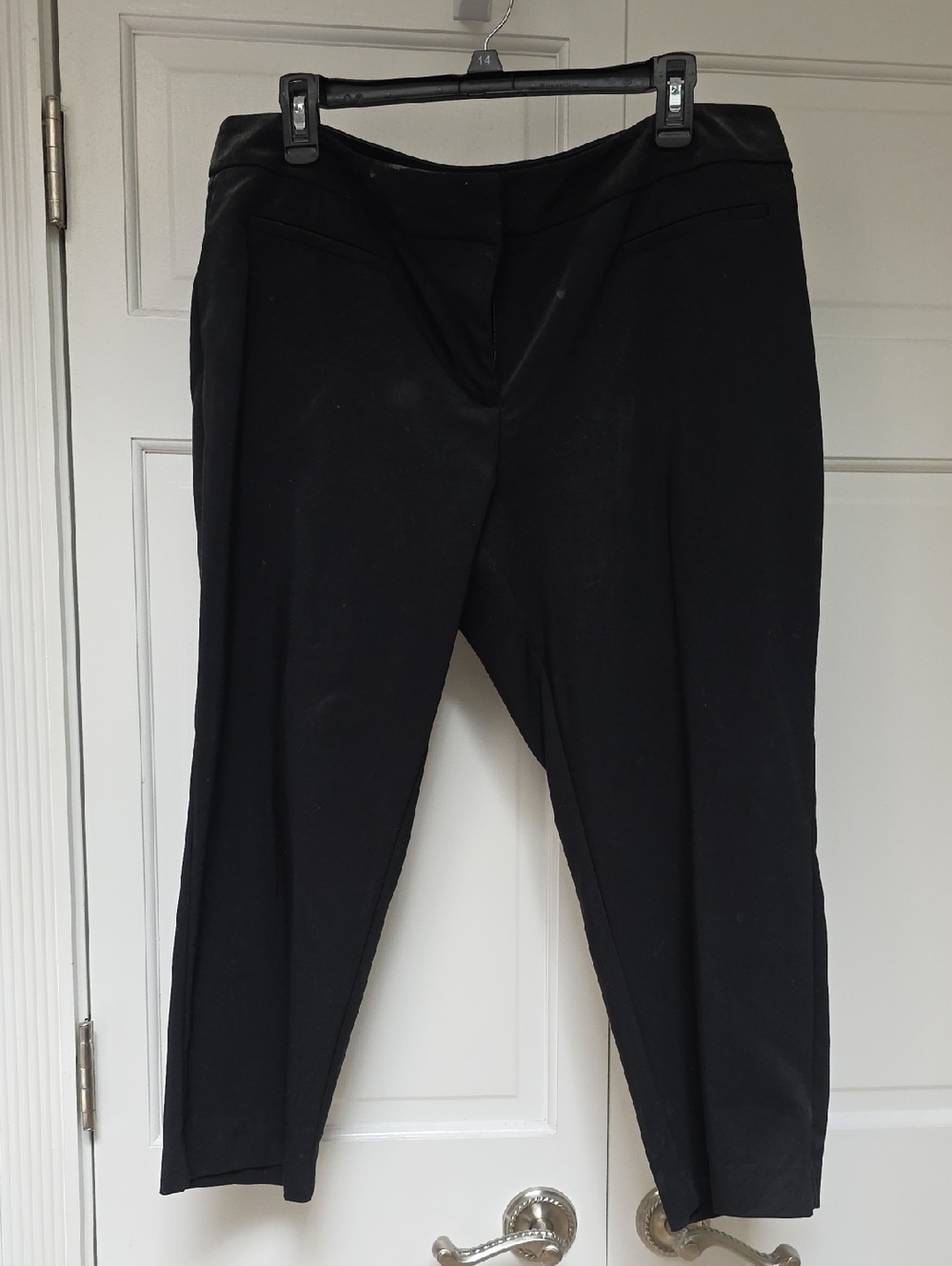 Apt. 9 Black Women's Capri Pants